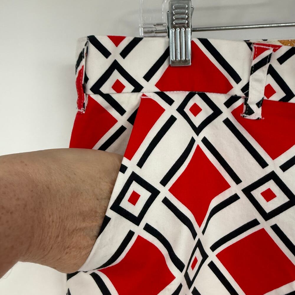 LoudMouth Golf Shorts Men's Sze 34 Red White Argyle Geometric Bermuda 10" Inseam - Picture 3 of 6